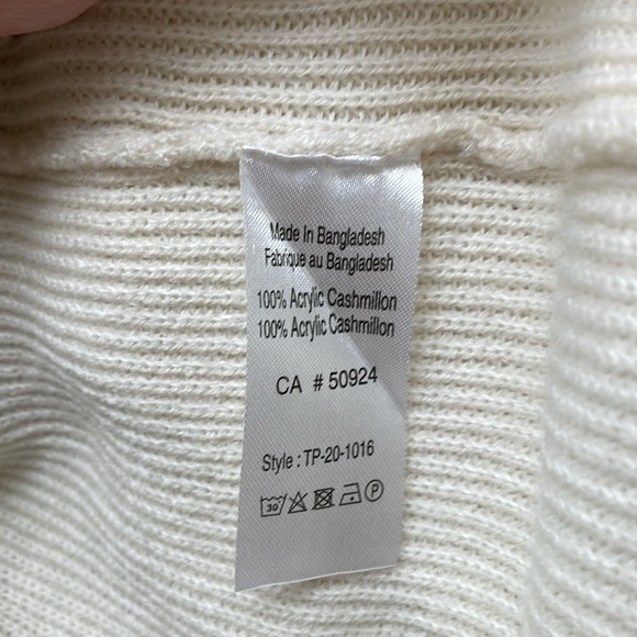 Coco & Tashi Cream Sweater size M - Picture 7 of 8